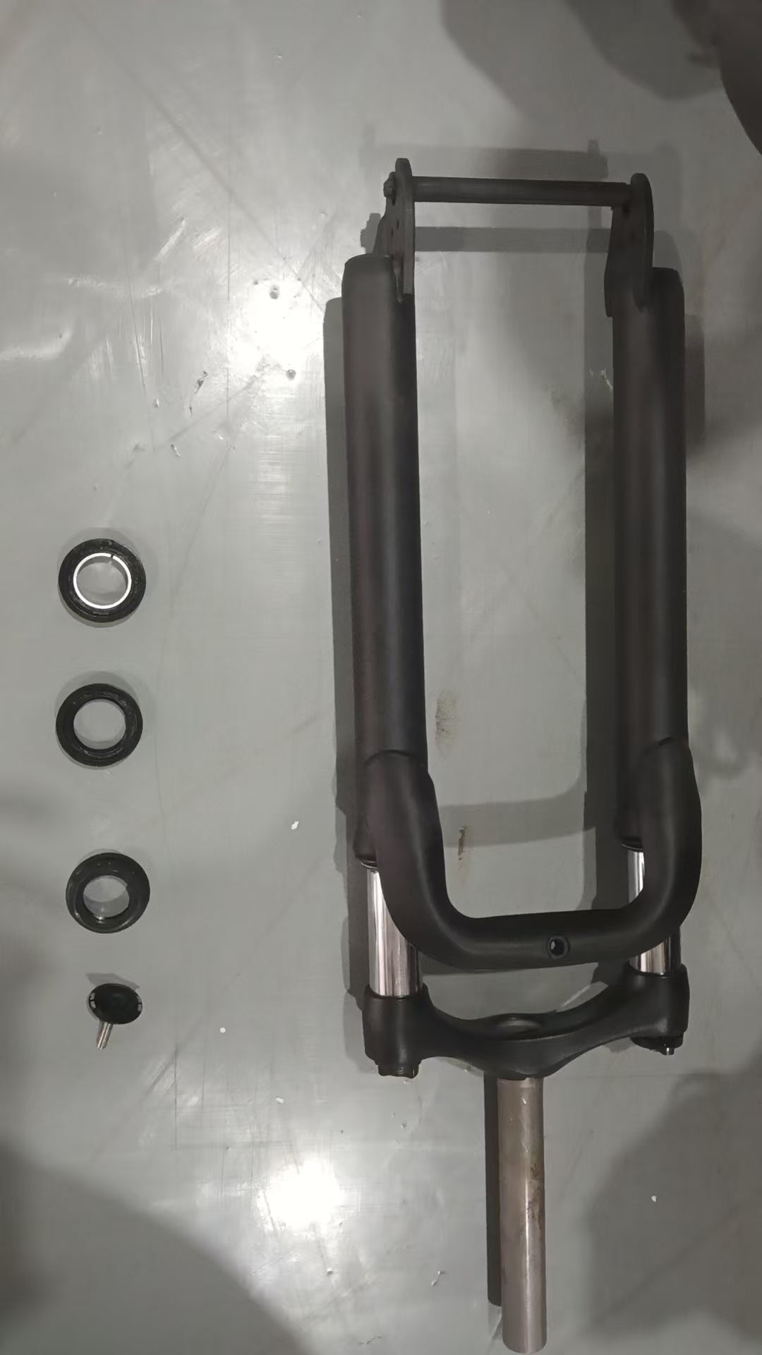 Single-shoulder front fork and headset
